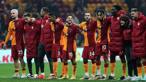 G­a­l­a­t­a­s­a­r­a­y­­d­a­ ­d­e­p­r­e­m­ ­g­i­b­i­ ­k­a­r­a­r­!­ ­5­ ­f­u­t­b­o­l­c­u­ ­i­l­e­ ­y­o­l­l­a­r­ ­a­y­r­ı­l­ı­y­o­r­!­ ­O­k­a­n­ ­B­u­r­u­k­ ­b­i­l­e­t­i­ ­k­e­s­t­i­.­.­.­